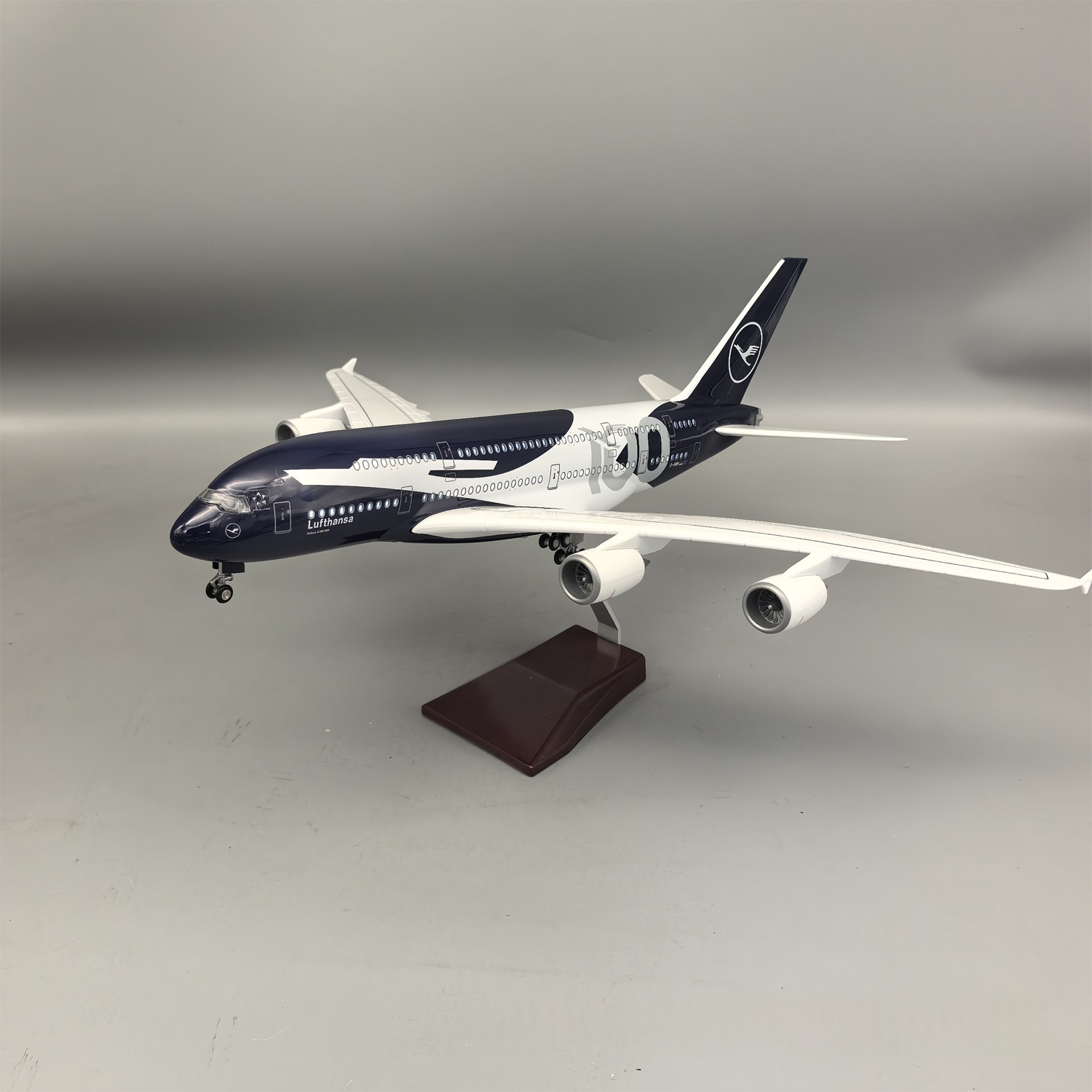 نموذج طائرة لوفتهانزا A380 الج - مراجعة Model Airplane Plastic وسعره